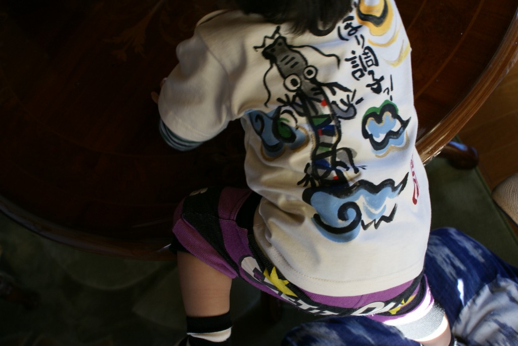 竜tシャツと男の子名入れTシャツ